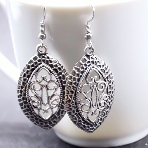 Jewelry - Antiqued Silver Tone Ellipse Earrings